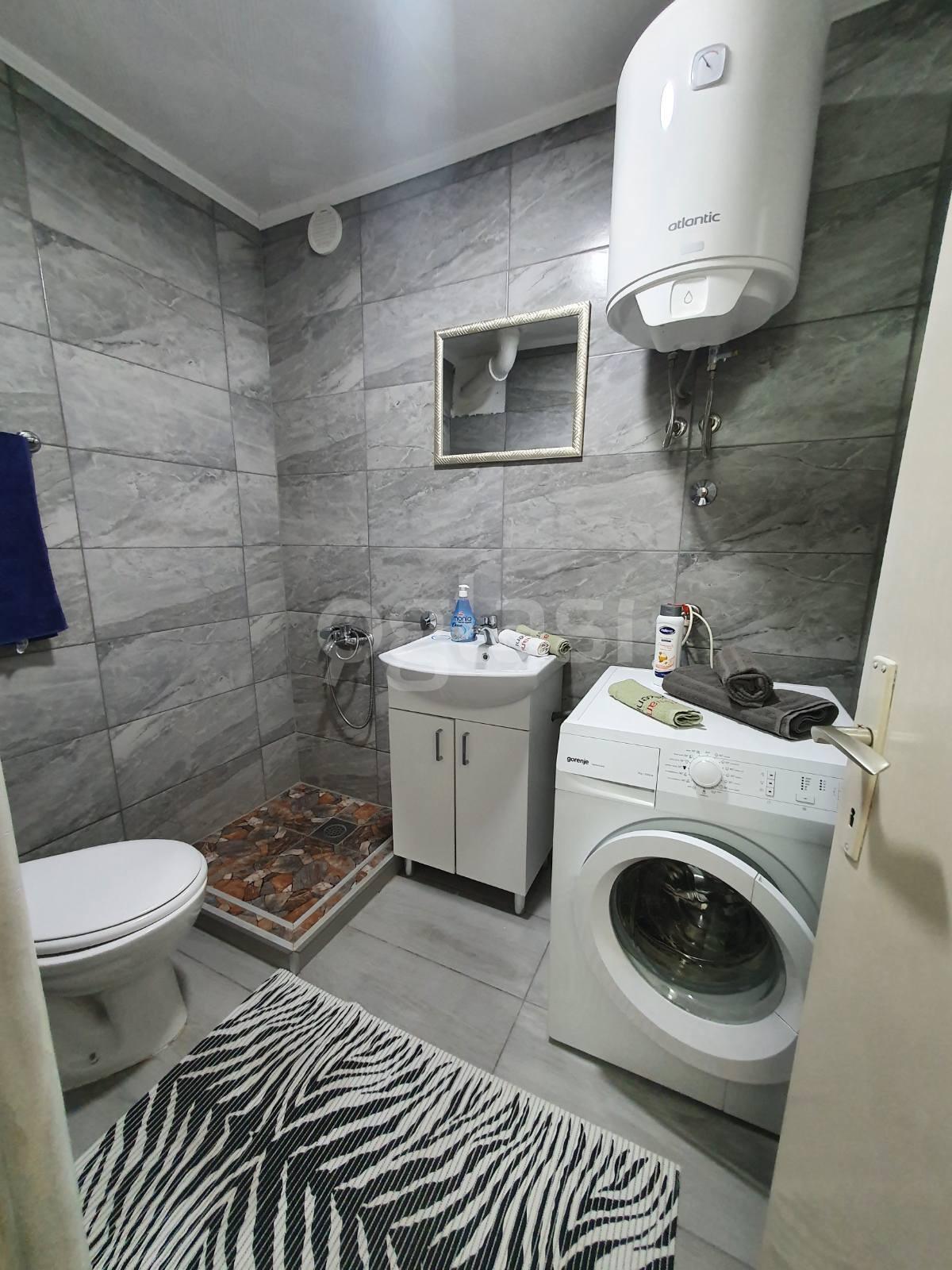 8926dee5d2e8.jpg