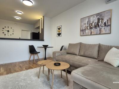 c898797c72c0.jpg