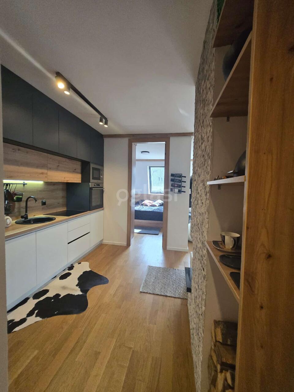 6f2de5f88995.jpg