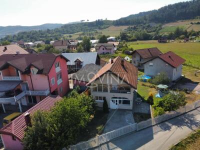 e04e308127e8.jpg