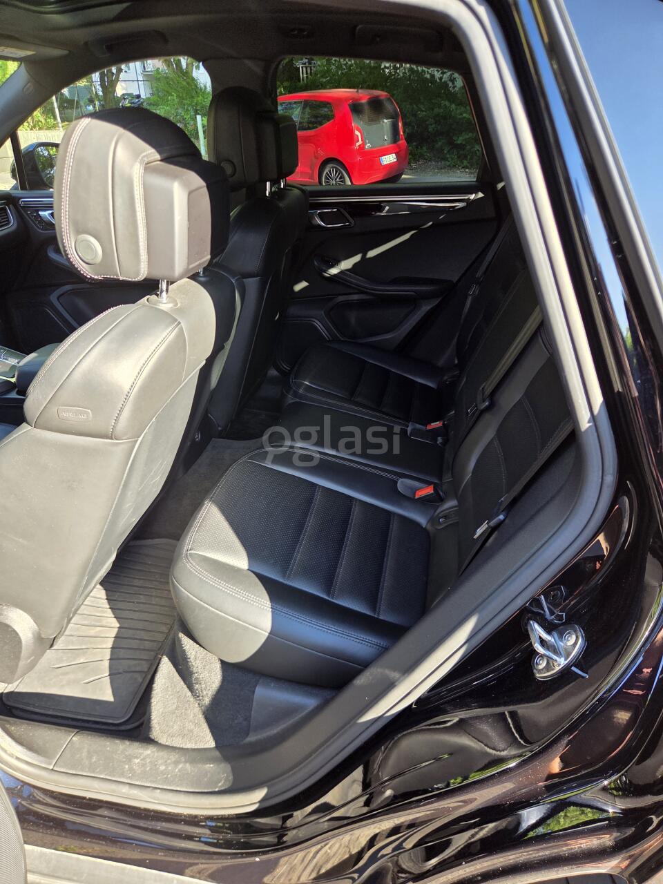 fa82a8c6d3e4.jpg