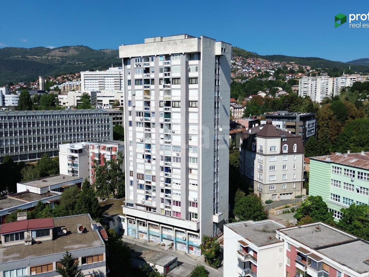4e0eda0a7737.jpg