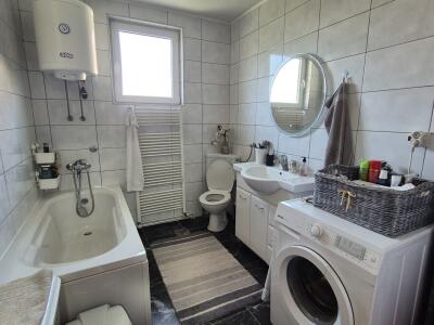 6f67aed85120.jpg