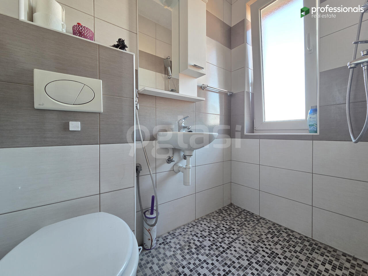 779d3c8429d5.jpg