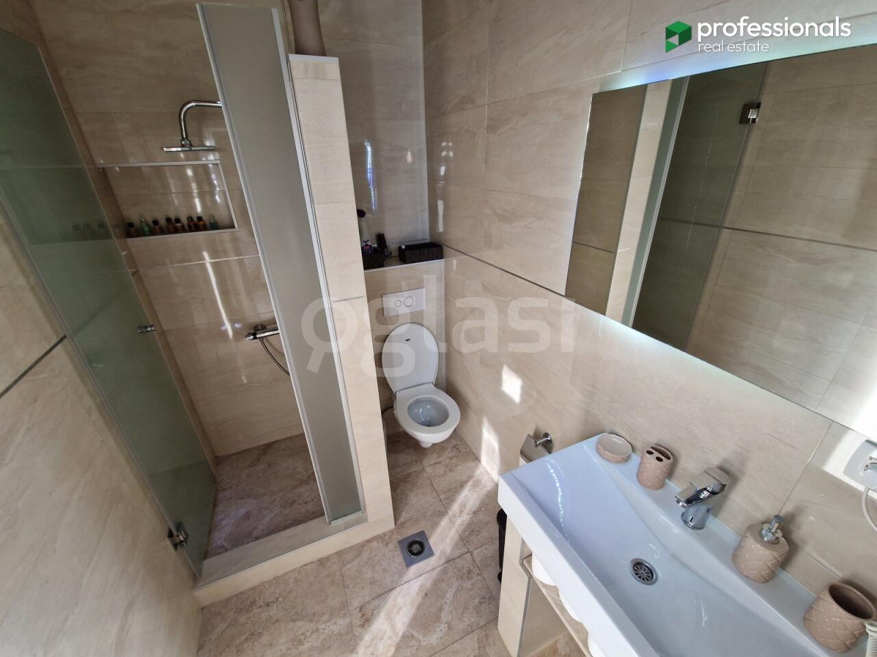 8e7802b6bd70.jpg