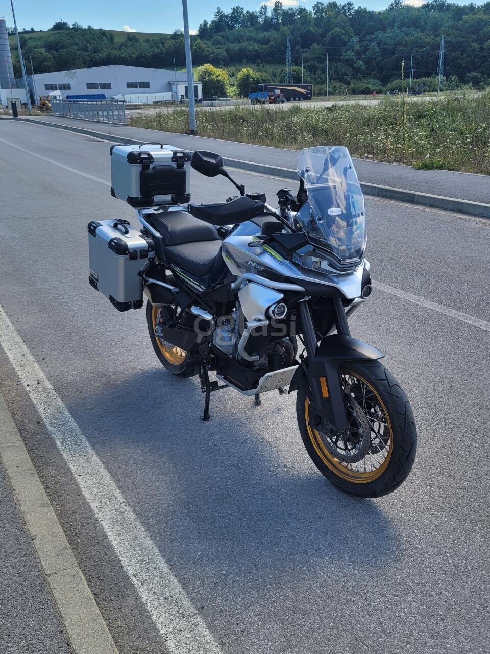 43973d73ceab.jpg
