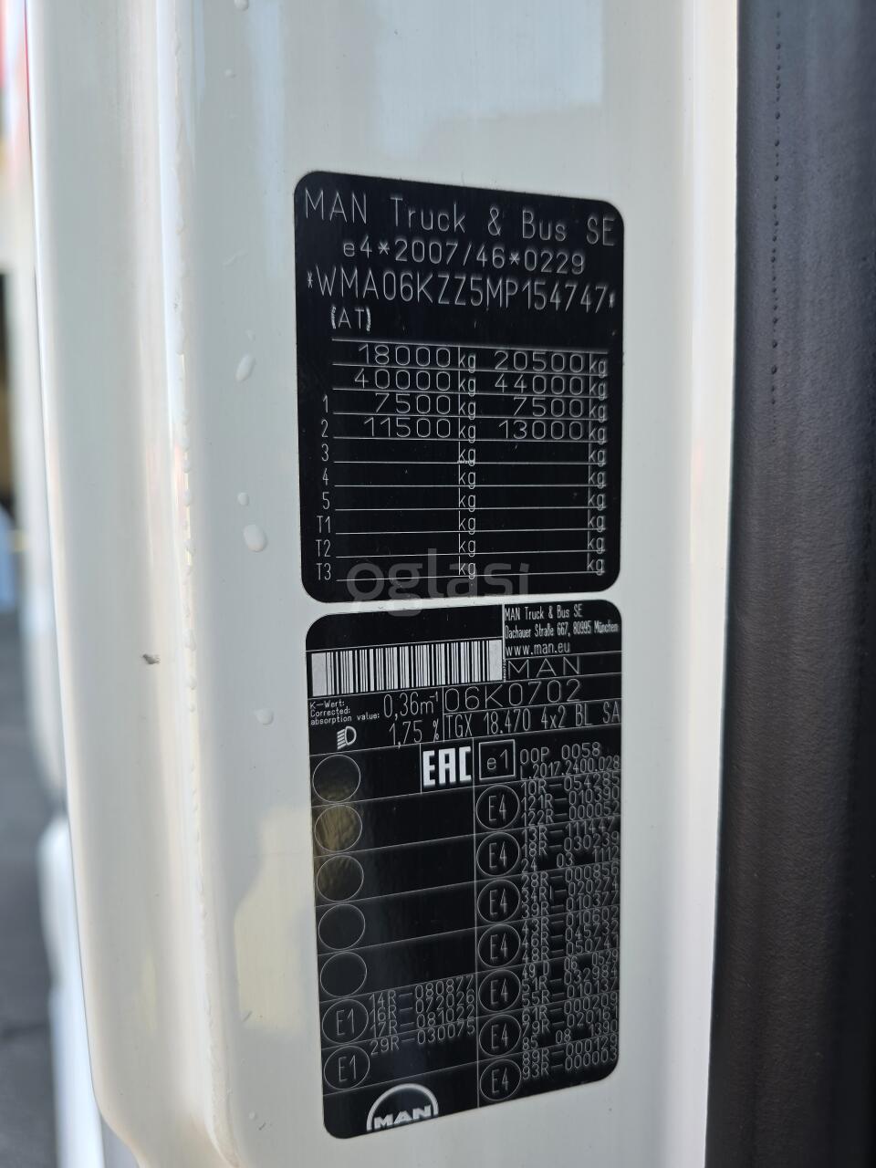422582207fc8.jpg