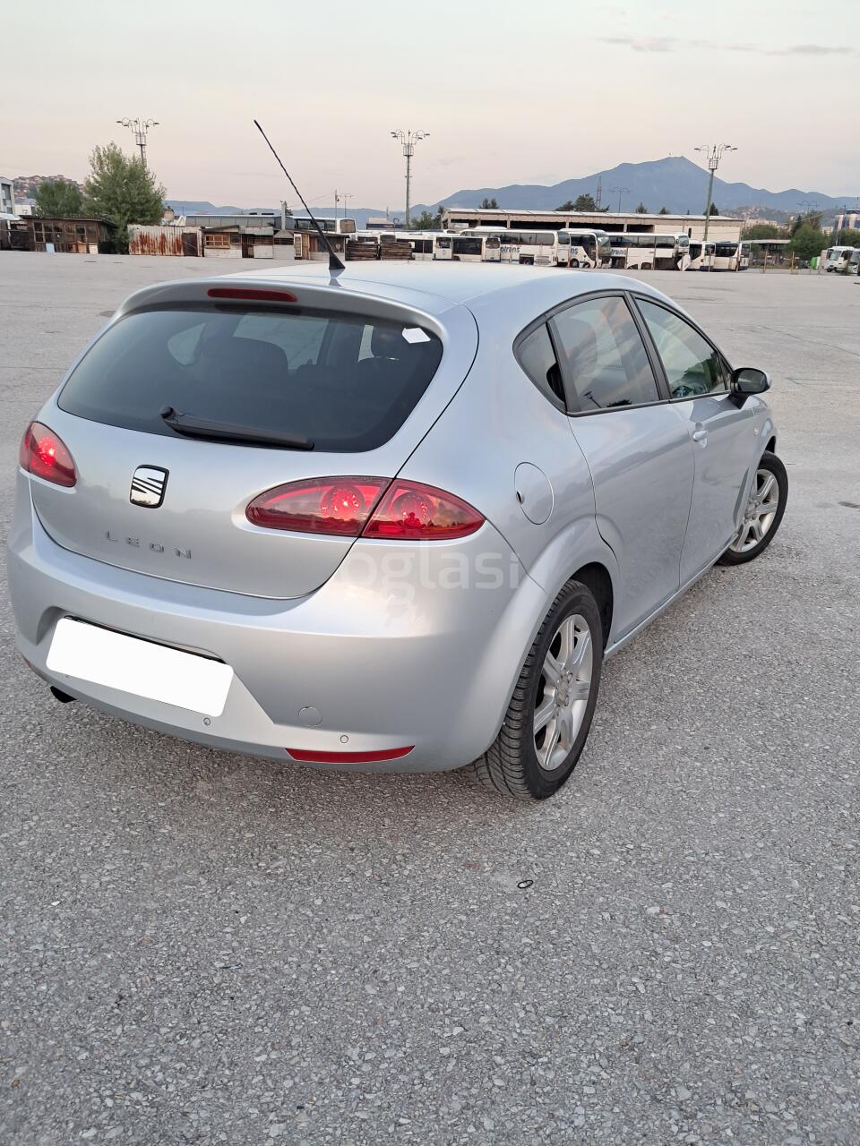 4daf838570d6.jpg