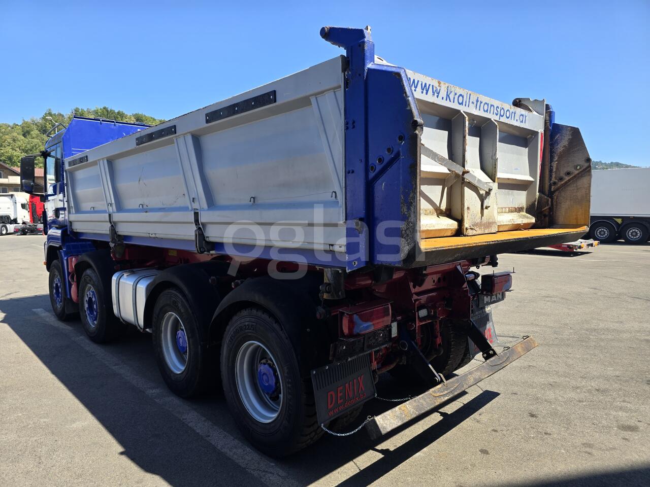 5fc92be724b2.jpg