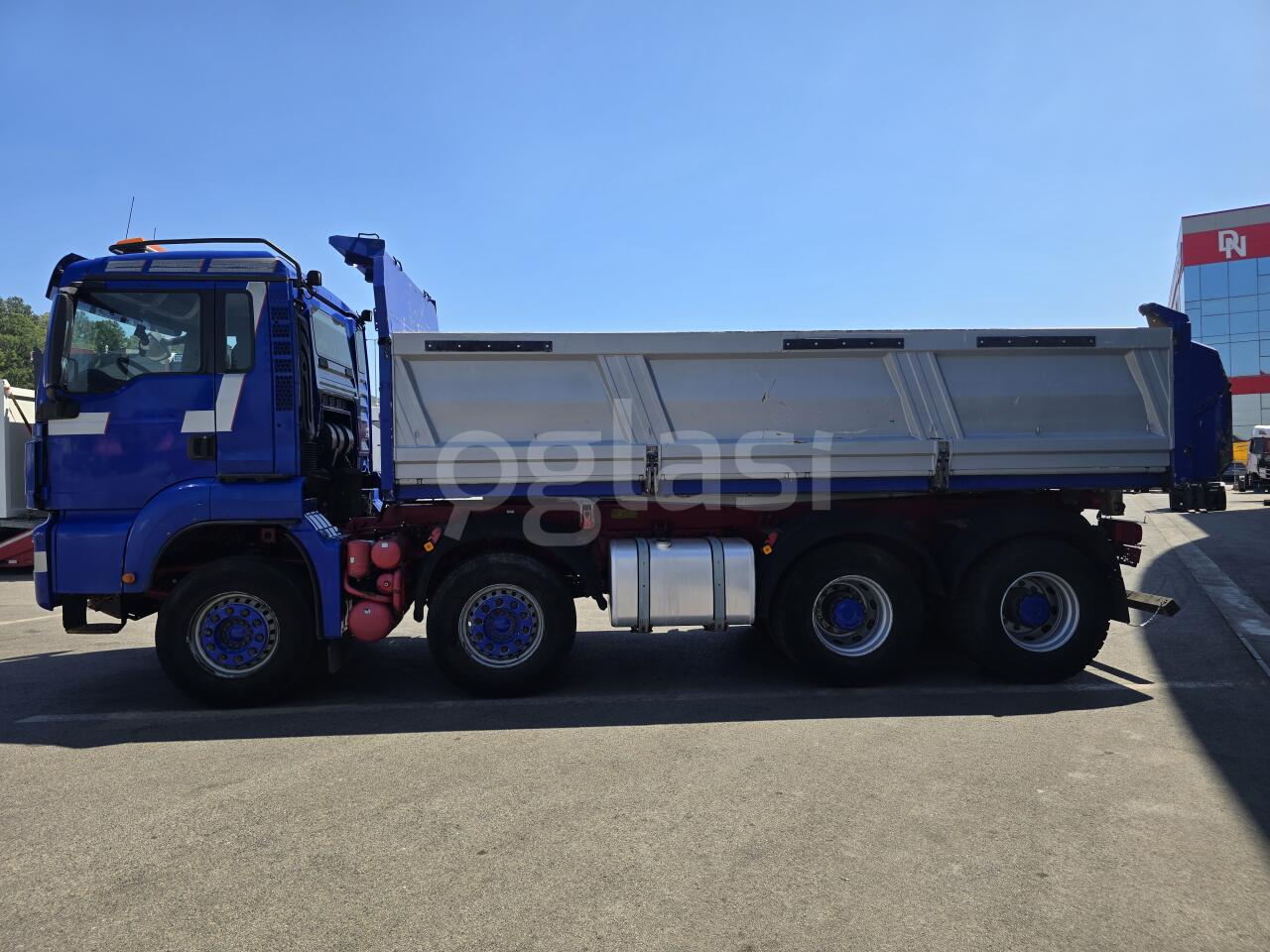 bb2337604d11.jpg