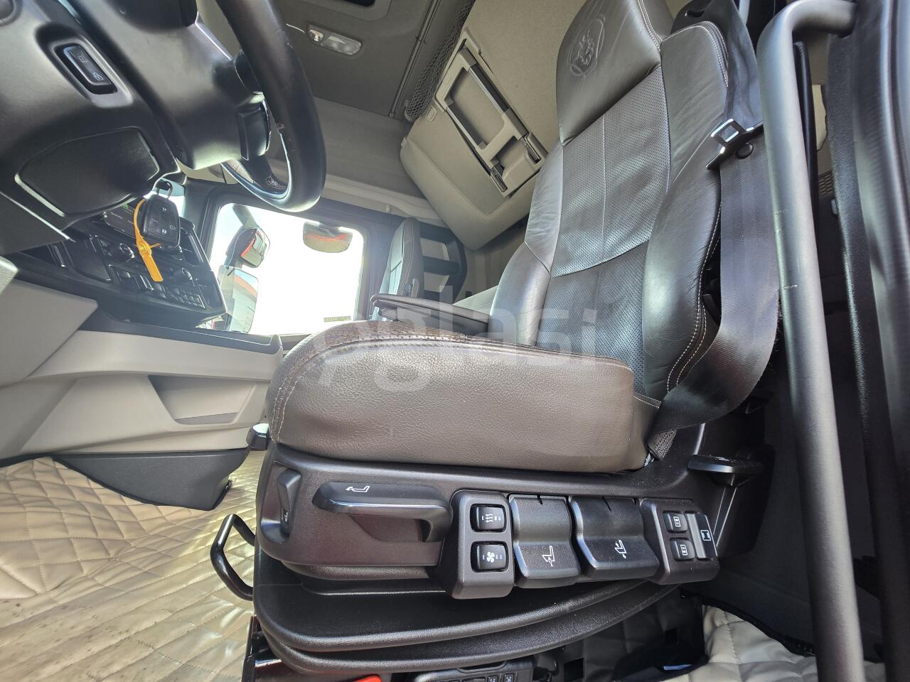 3d4ae53e300c.jpg