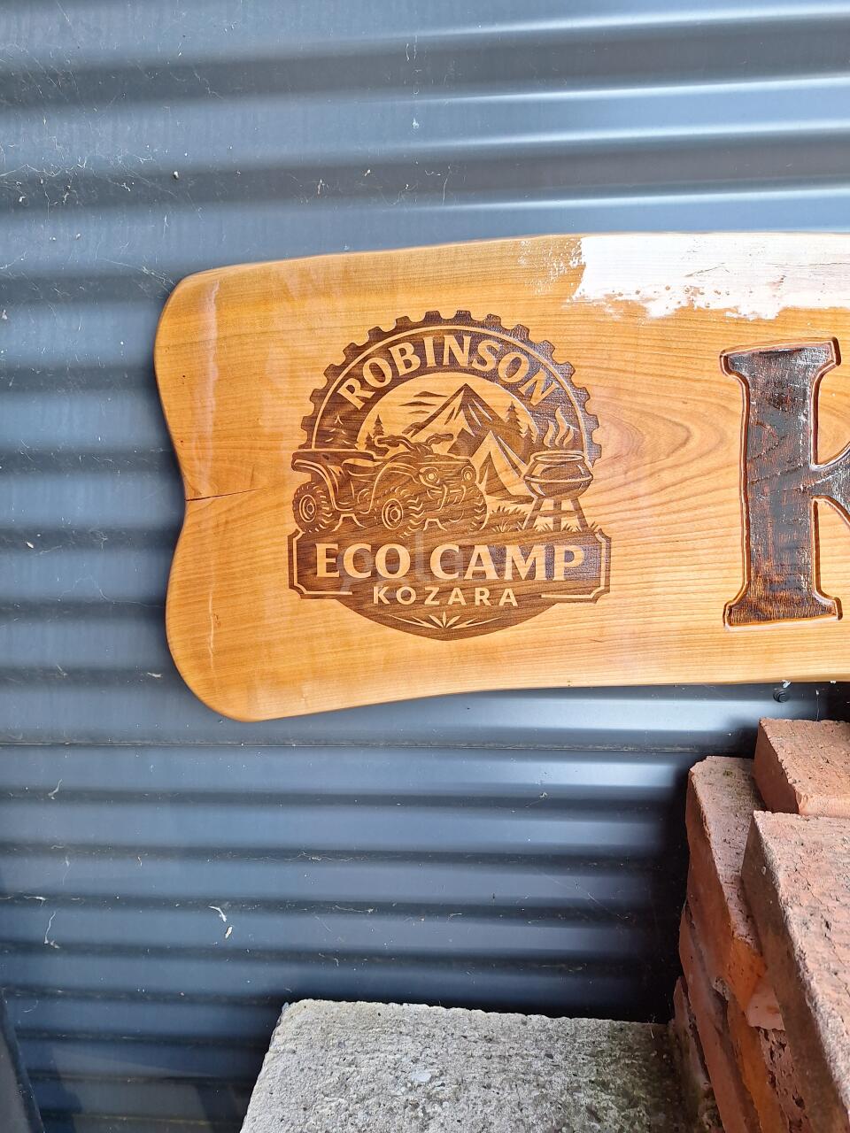 e070fd082adc.jpg