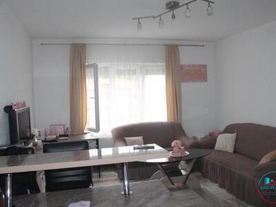 e565a9e7adcc.jpg