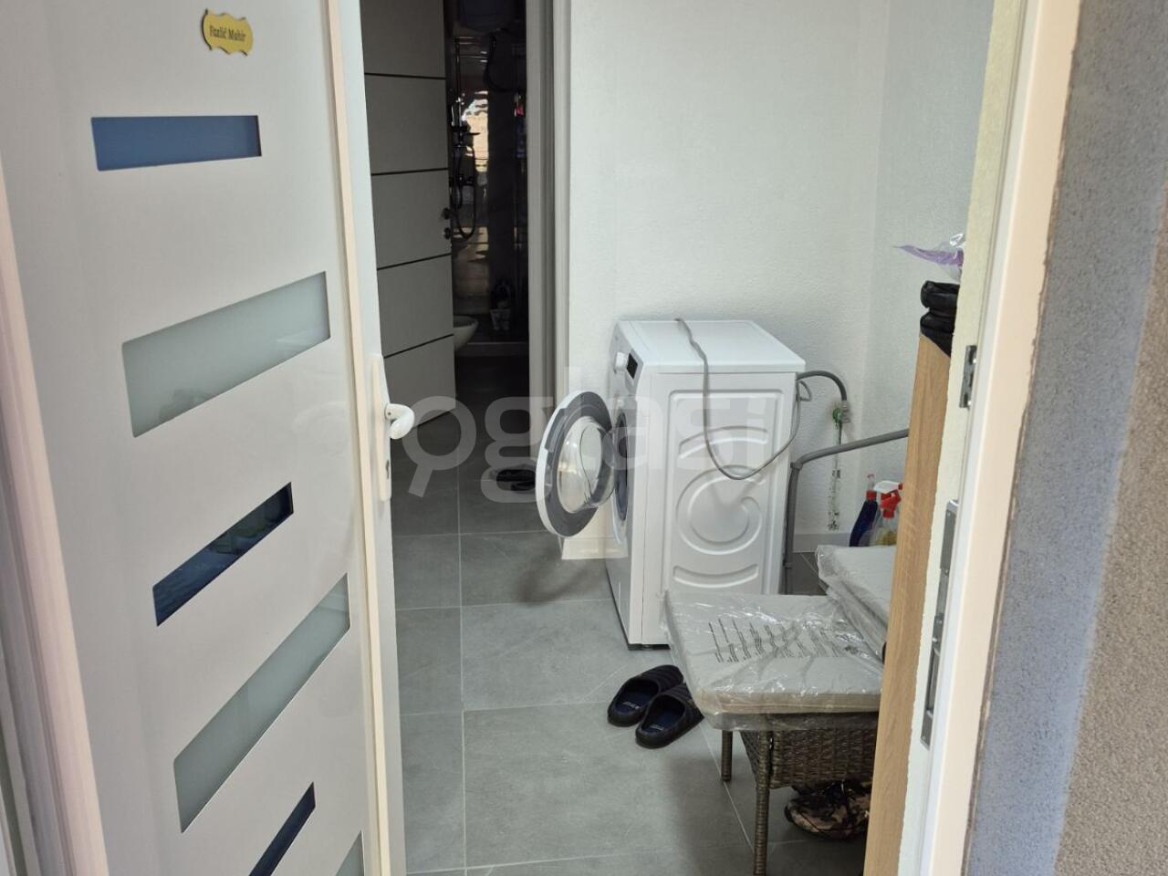 bd48289fc245.jpg