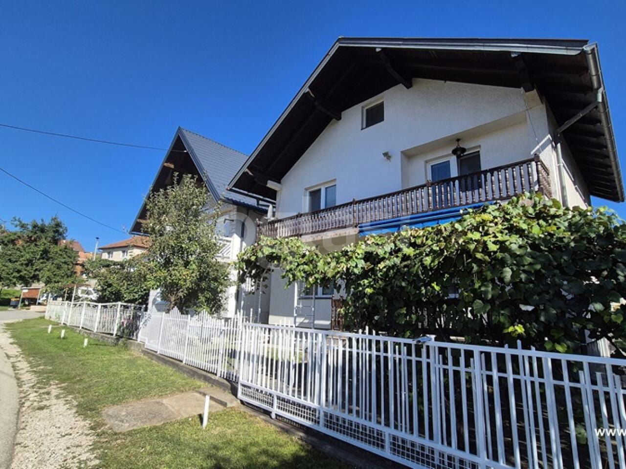 08094720b996.jpg