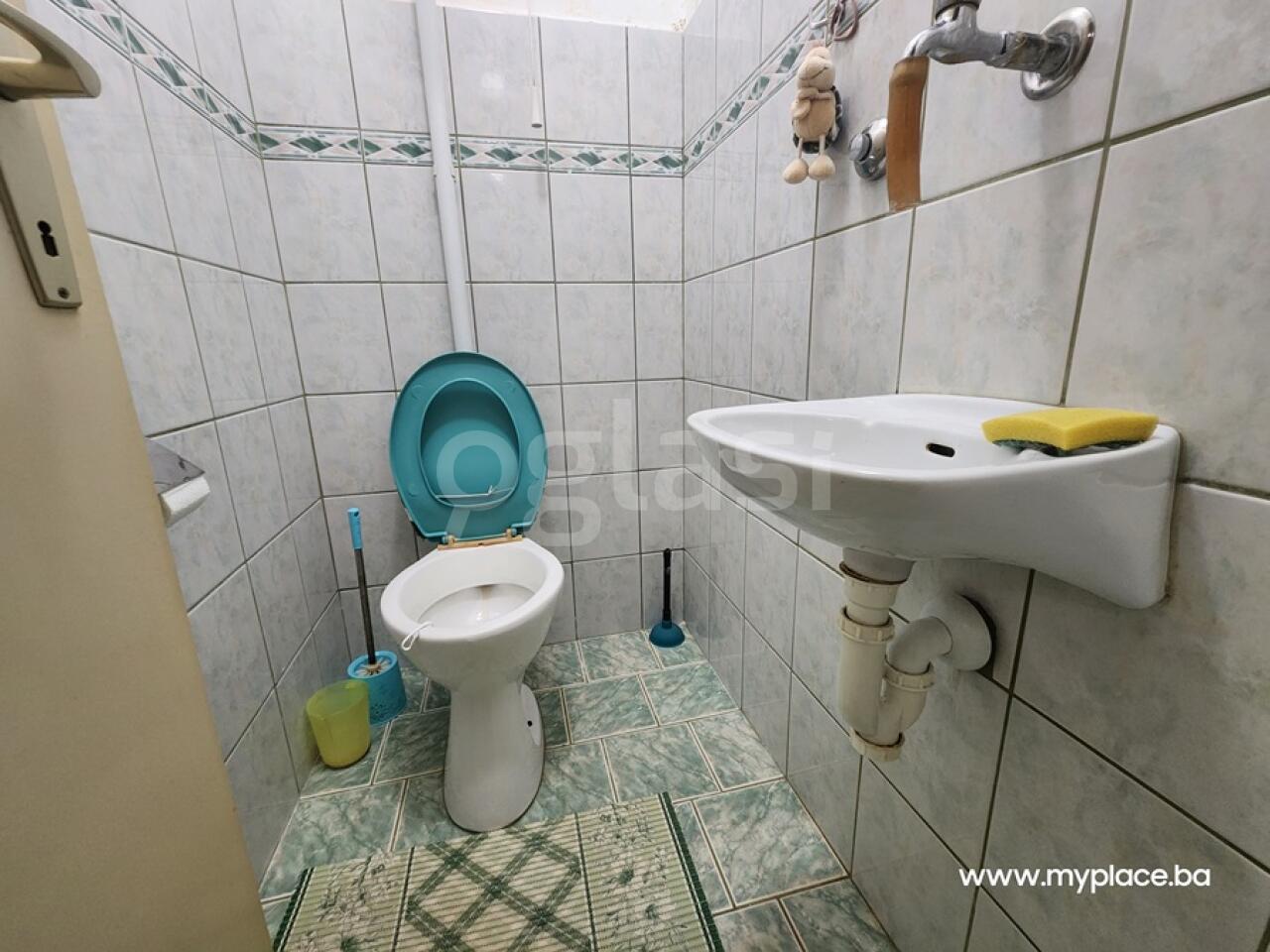 e1c5052e8230.jpg