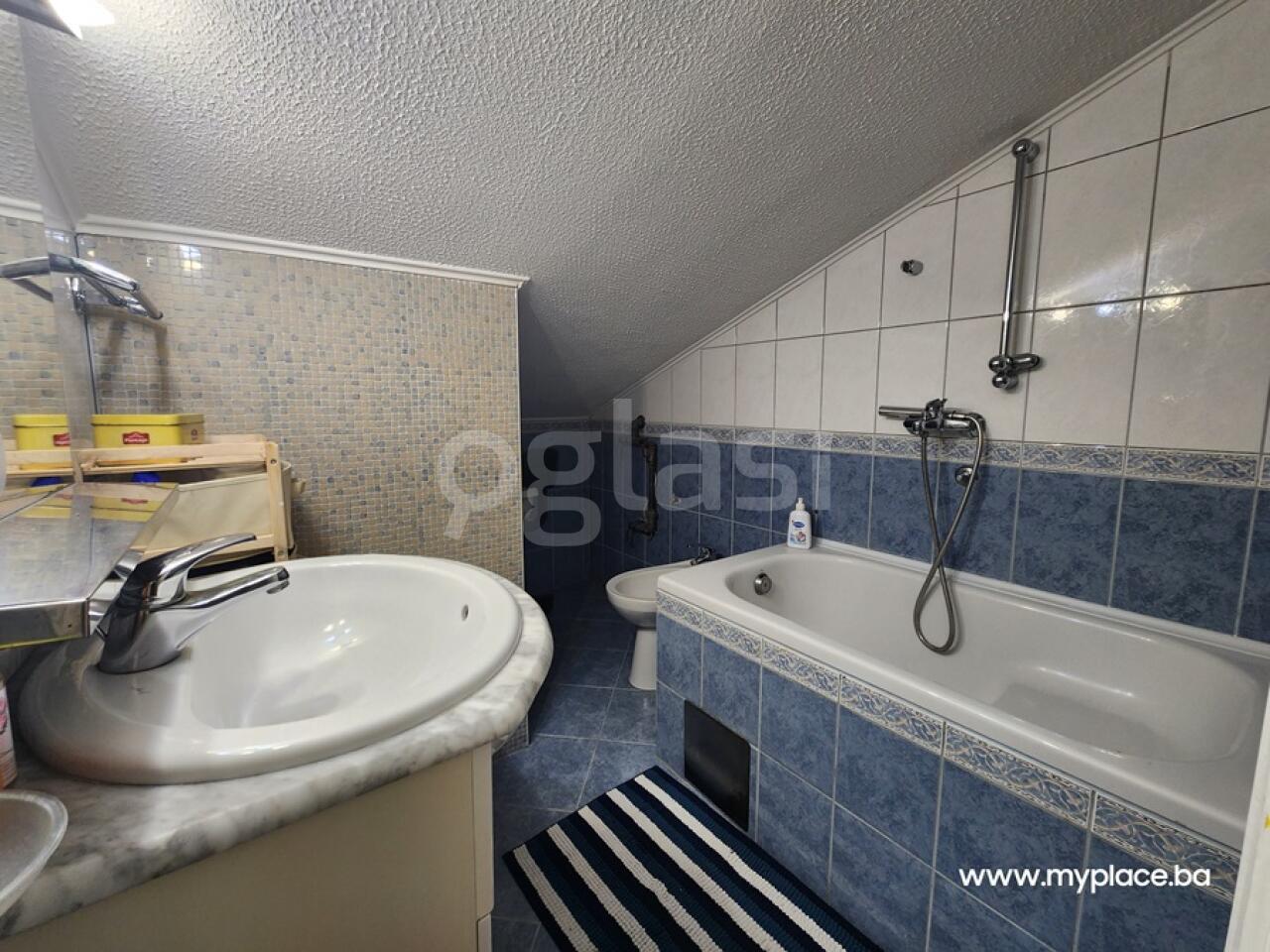 22dcdb8f940e.jpg