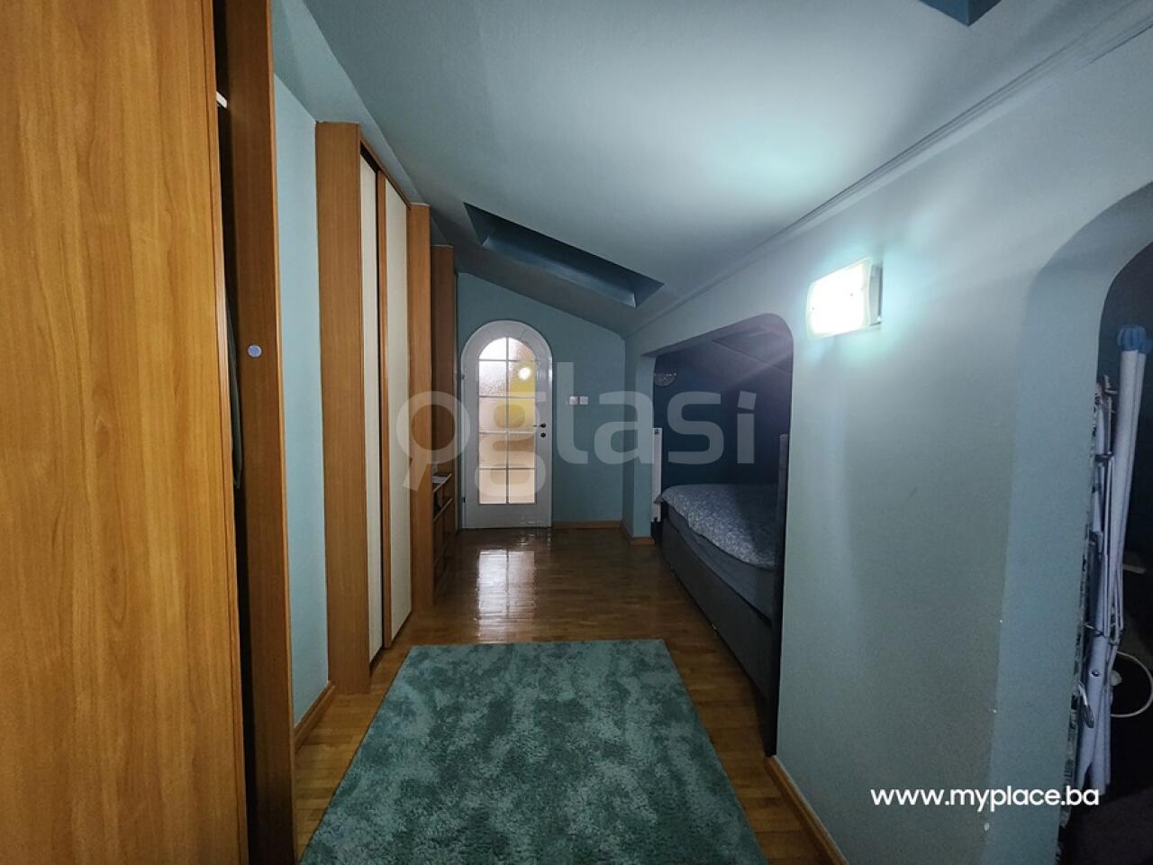 87020e018bd1.jpg