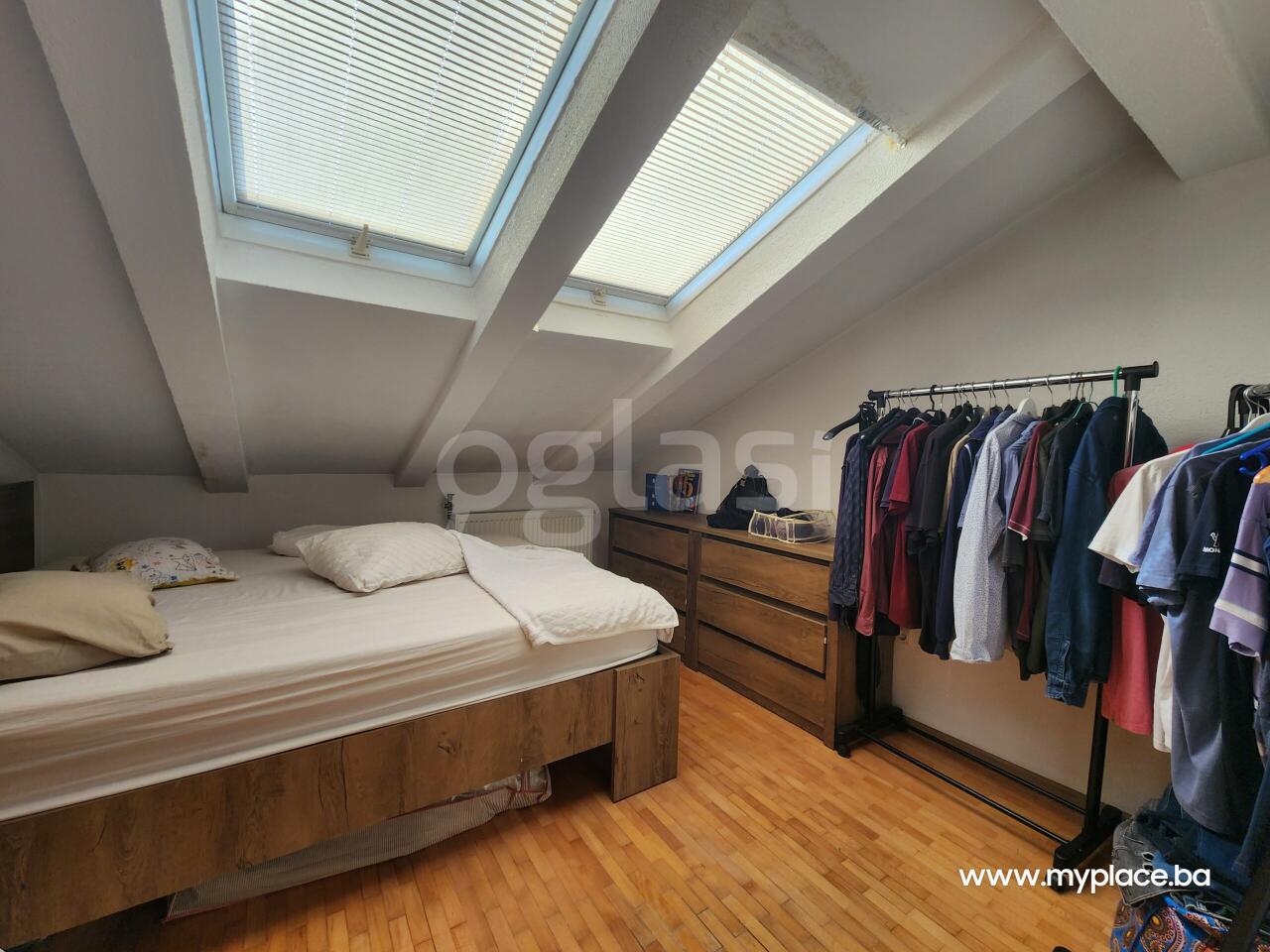 d99adc7e48bd.jpg