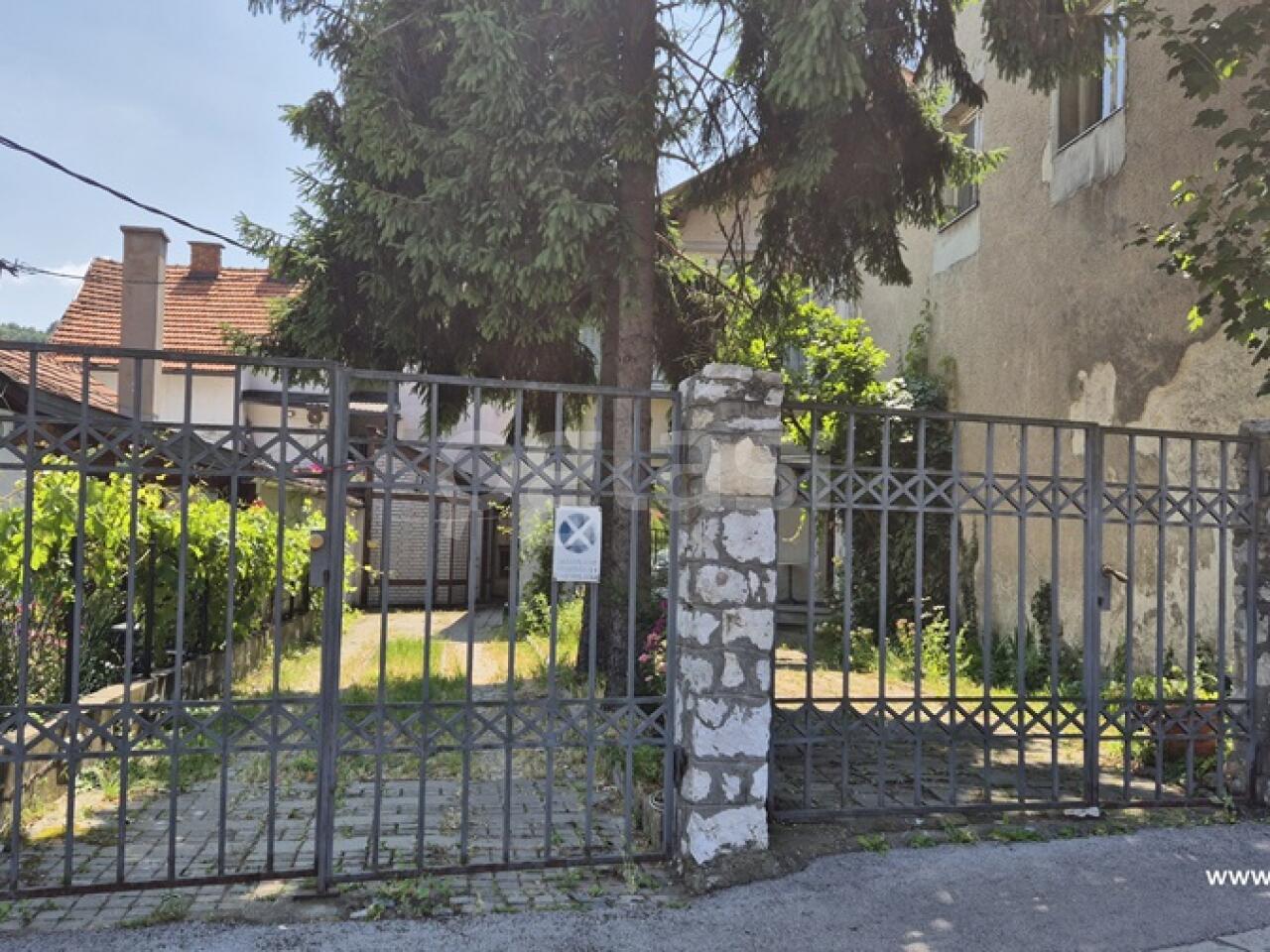 465586607b36.jpg