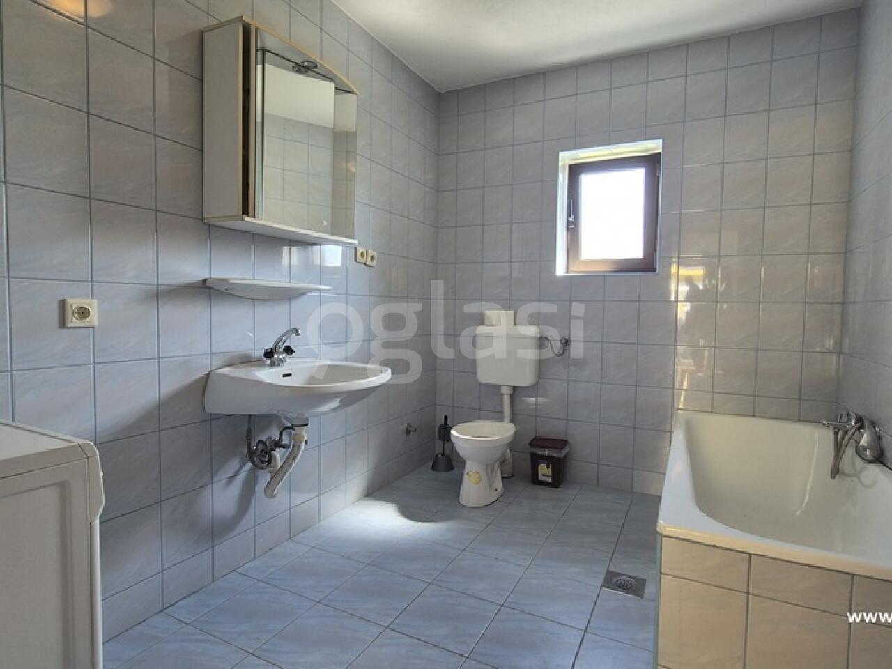 9896cad59b09.jpg