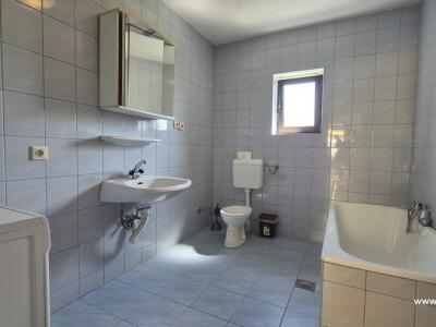 9896cad59b09.jpg