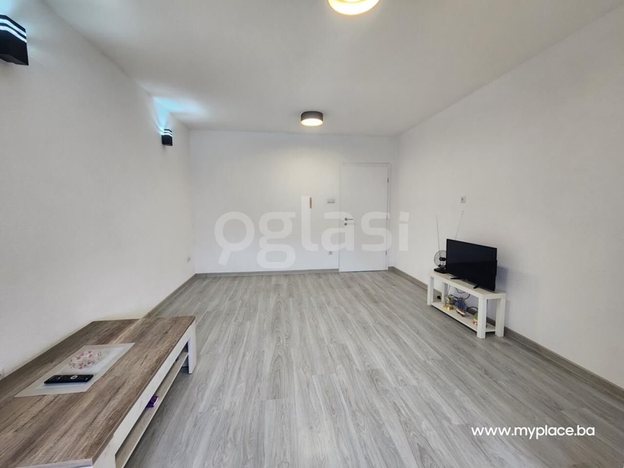 282305ccba82.jpg
