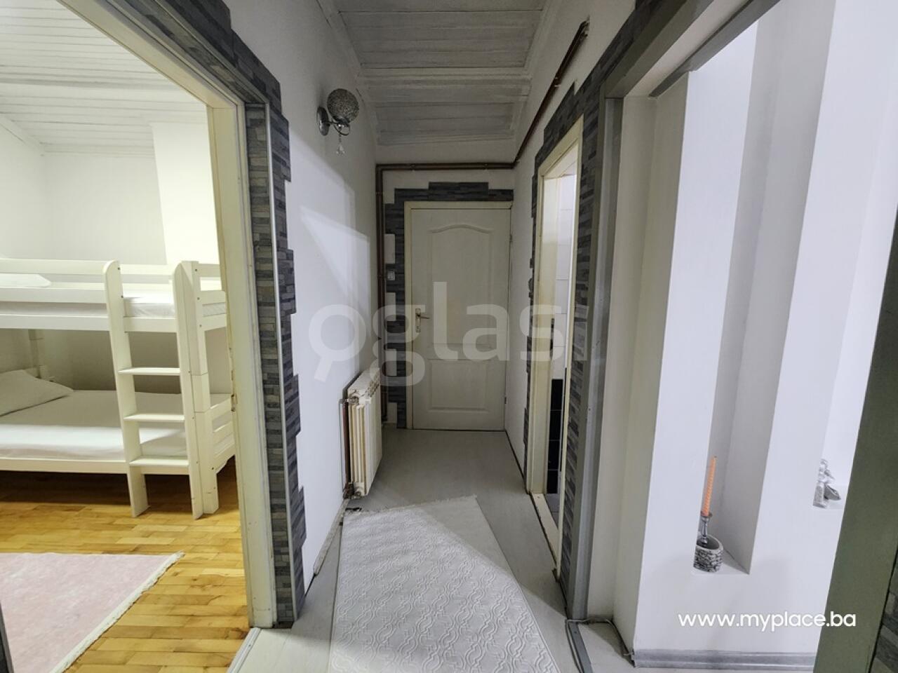 a6d137fee3d3.jpg