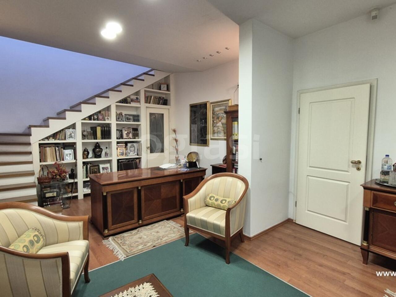 a5971e12790a.jpg