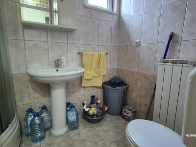 64db9e2eb8bc.jpg