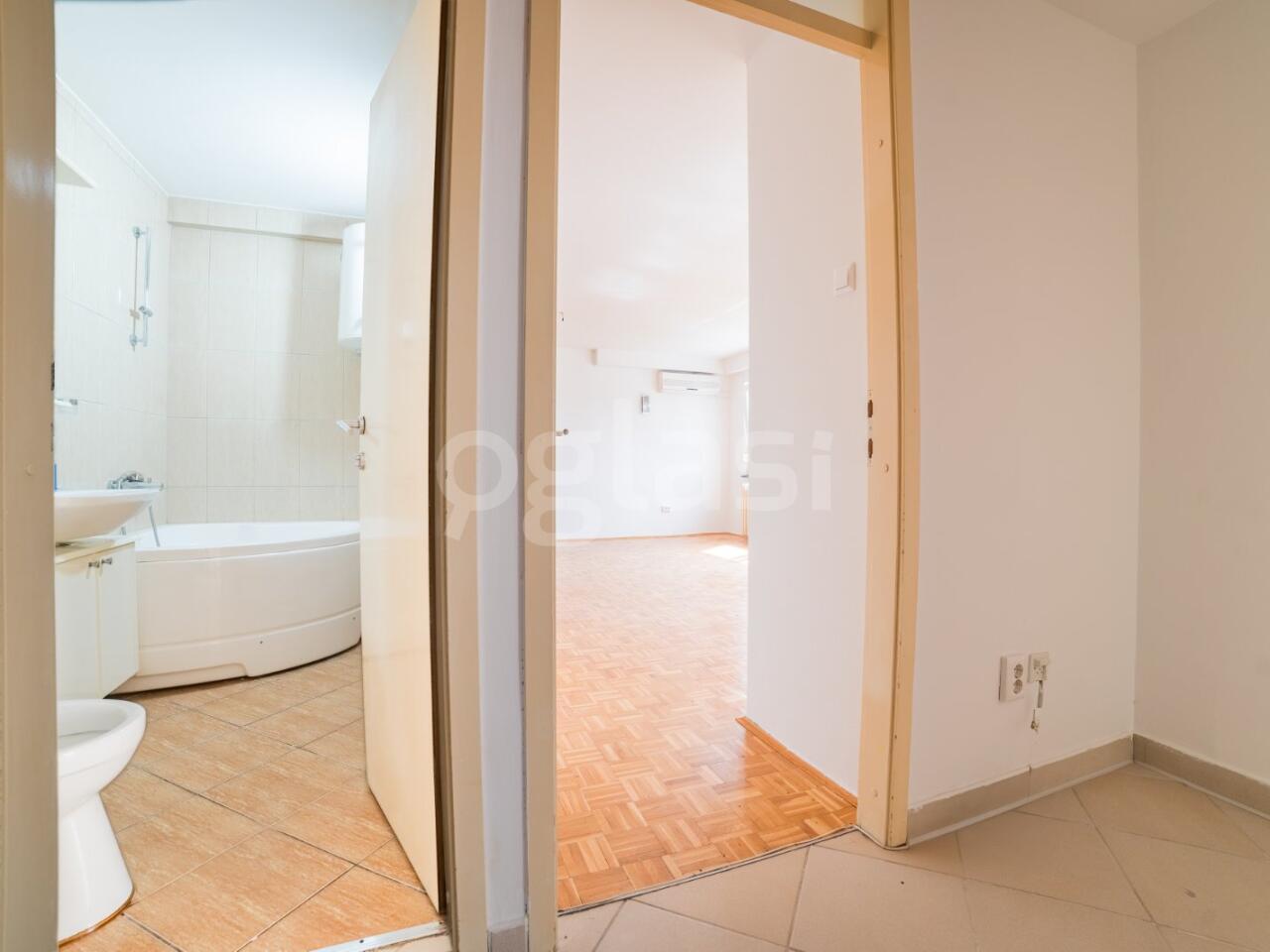 27e547d627e5.jpg