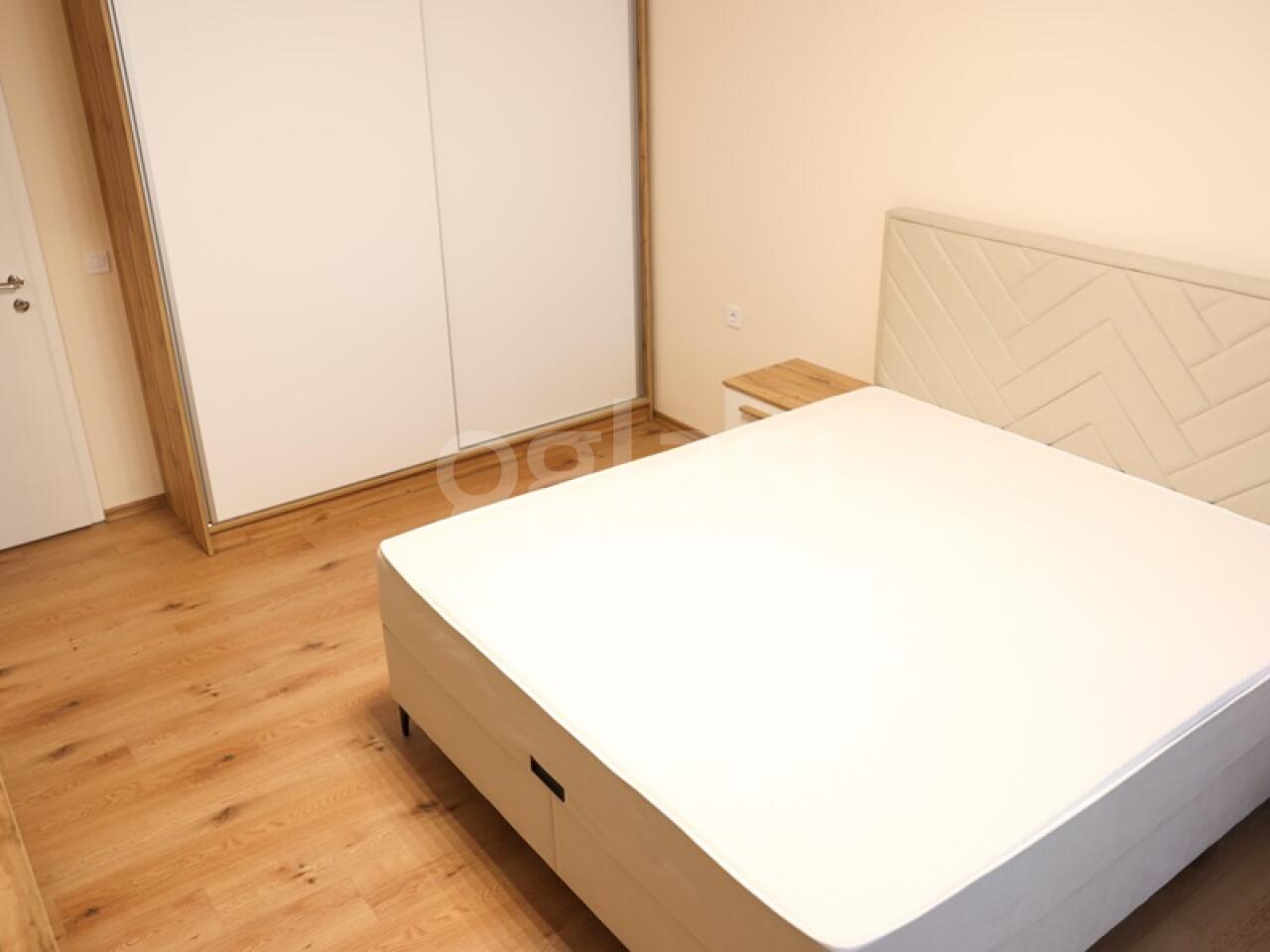 37dcee79cca4.jpg