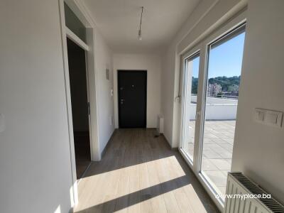 7637ade599d9.jpg