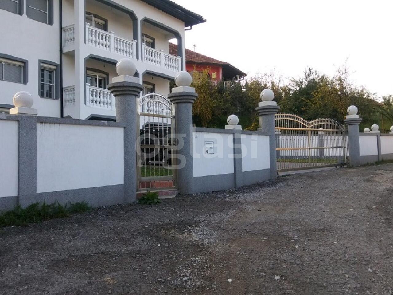 4bf734114126.jpg